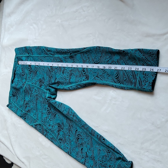 Lululemon, Activewear, Gym, Movement Crop Capri, 6  Green Black and Teal - Picture 3 of 7